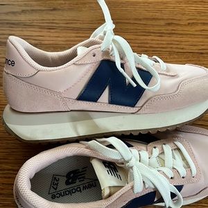 New Balance 237